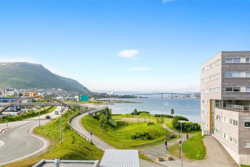 Northern Dreams Apartment With Free Parking Tromsø Esterno foto